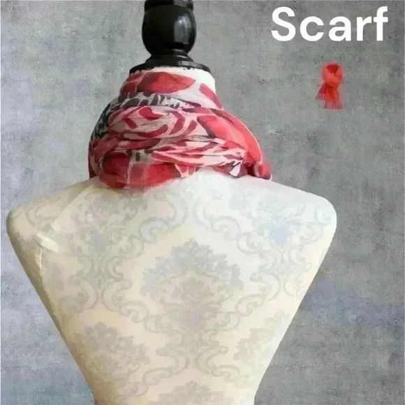 Scarf w/fringes red  blue and white - Picture 8 of 9